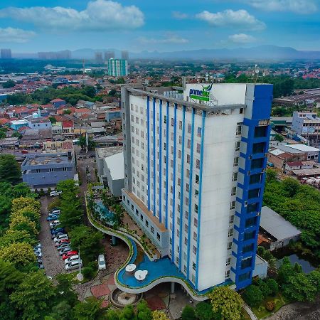 Primebiz Cikarang Hotel Exterior photo